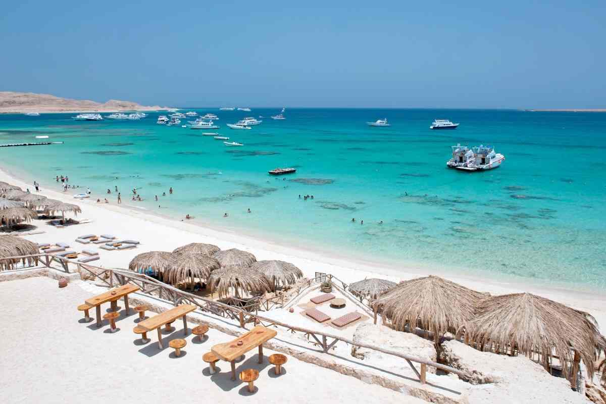 Spiaggia e stabilimento